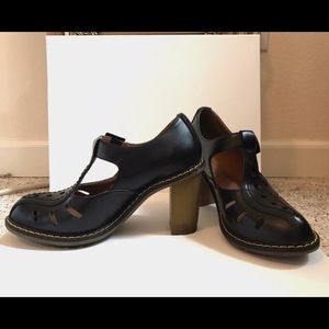 Dr. Martens Arianna Pumps